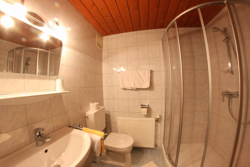 Pension Kroell Sankt Jakob in Defereggen Chambre photo