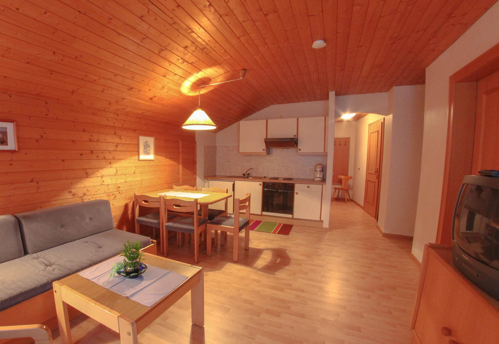 Pension Kroell Sankt Jakob in Defereggen Extérieur photo